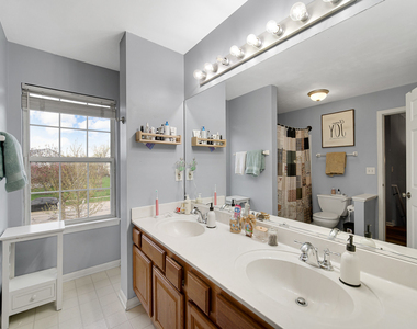 1882 N Wentworth Circle - Photo Thumbnail 16