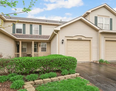 1882 N Wentworth Circle - Photo Thumbnail 1