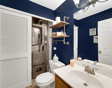 1882 N Wentworth Circle - Photo Thumbnail 6