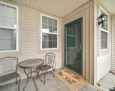 1882 N Wentworth Circle - Photo Thumbnail 3