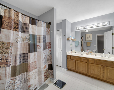 1882 N Wentworth Circle - Photo Thumbnail 15