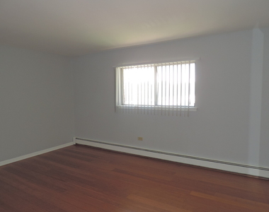 7425 Brookdale Drive - Photo Thumbnail 6