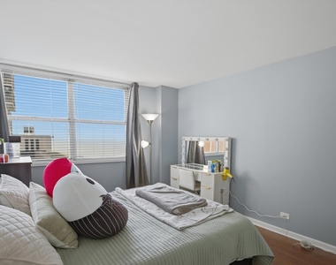 6301 N Sheridan Road - Photo Thumbnail 20