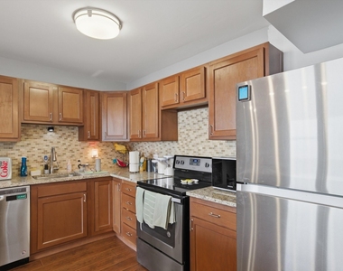 6301 N Sheridan Road - Photo Thumbnail 15