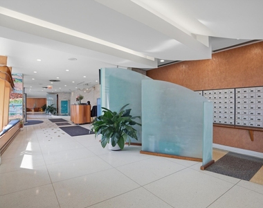 6301 N Sheridan Road - Photo Thumbnail 5