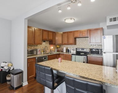 6301 N Sheridan Road - Photo Thumbnail 14