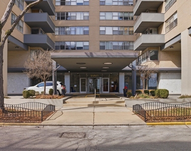 6301 N Sheridan Road - Photo Thumbnail 2