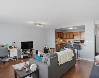 6301 N Sheridan Road - Photo Thumbnail 10