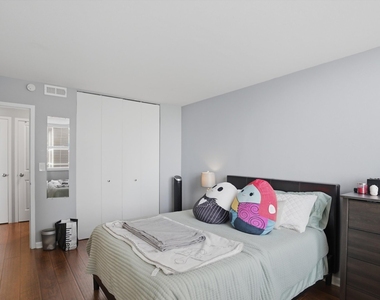 6301 N Sheridan Road - Photo Thumbnail 21
