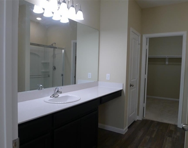 1025 Blue Beech Lane - Photo Thumbnail 8