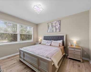 9366 Pocida Court - Photo Thumbnail 15