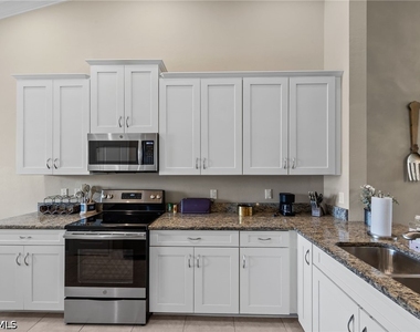 9366 Pocida Court - Photo Thumbnail 8