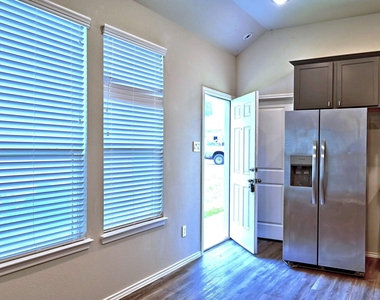 11552 Persimmon Street - Photo Thumbnail 30