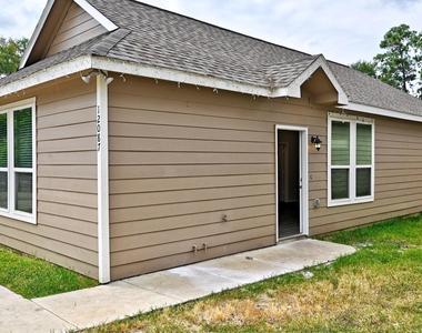 11552 Persimmon Street - Photo Thumbnail 2