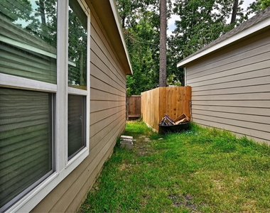 11552 Persimmon Street - Photo Thumbnail 3