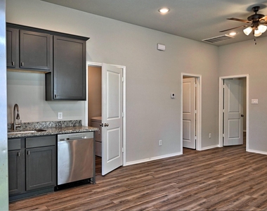 11552 Persimmon Street - Photo Thumbnail 5