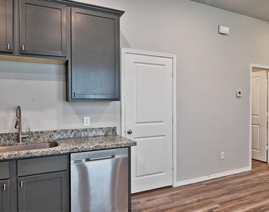11552 Persimmon Street - Photo Thumbnail 10