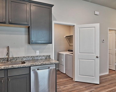 11552 Persimmon Street - Photo Thumbnail 11