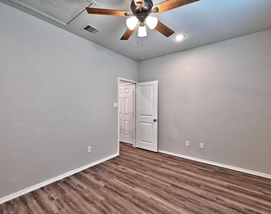 11552 Persimmon Street - Photo Thumbnail 18