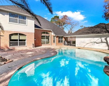 803 Chisel Point Drive - Photo Thumbnail 33