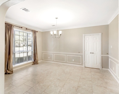 803 Chisel Point Drive - Photo Thumbnail 5