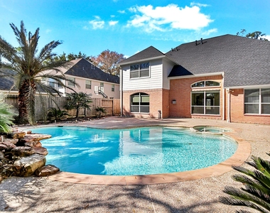 803 Chisel Point Drive - Photo Thumbnail 2