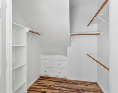 803 Chisel Point Drive - Photo Thumbnail 24