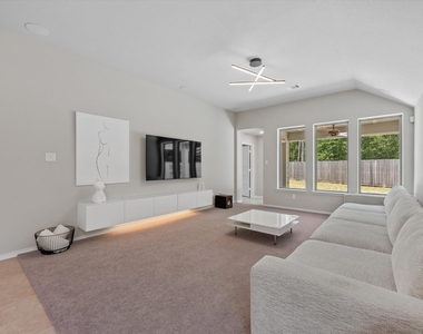 2901 Yaupon Grove Lane - Photo Thumbnail 7
