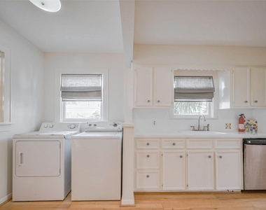 1614 Ridgewood Street - Photo Thumbnail 13