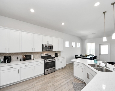 10603 Juniper Branch Drive - Photo Thumbnail 20