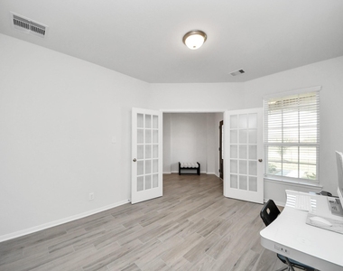 10603 Juniper Branch Drive - Photo Thumbnail 6