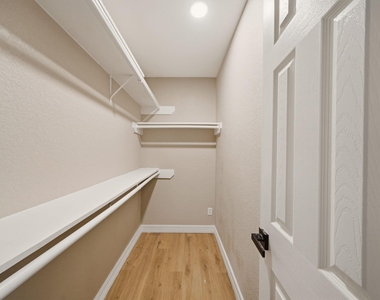 417 13th Avenue N - Photo Thumbnail 16