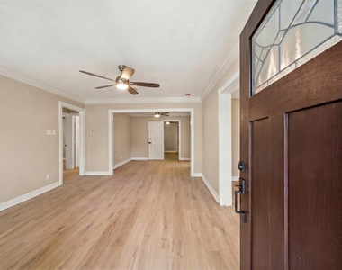 417 13th Avenue N - Photo Thumbnail 2