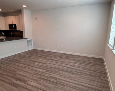 17318 N Eldridge Parkway - Photo Thumbnail 9