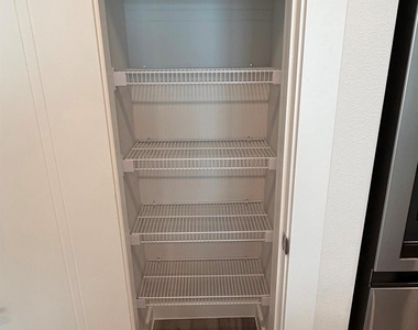 17318 N Eldridge Parkway - Photo Thumbnail 11