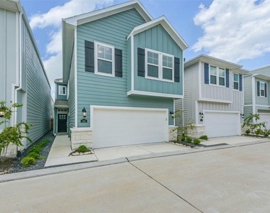 583 Avisa Drive - Photo Thumbnail 1