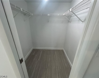 4712 Se 5th Place - Photo Thumbnail 10