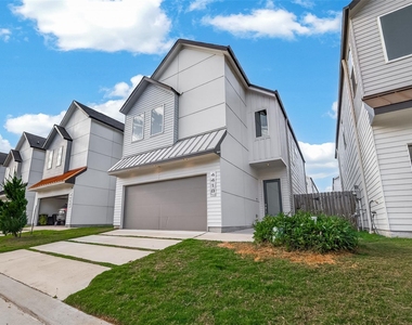 4418 Bora Bora Lane - Photo Thumbnail 3