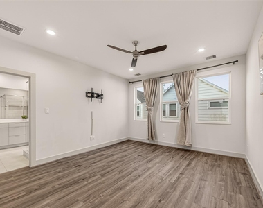 4418 Bora Bora Lane - Photo Thumbnail 19