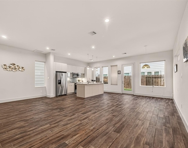 4418 Bora Bora Lane - Photo Thumbnail 8