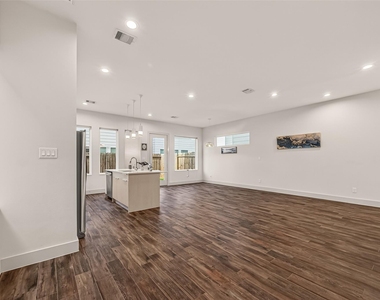 4418 Bora Bora Lane - Photo Thumbnail 9