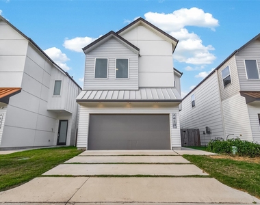 4418 Bora Bora Lane - Photo Thumbnail 1