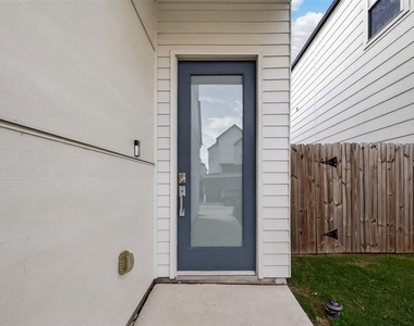 4418 Bora Bora Lane - Photo Thumbnail 4