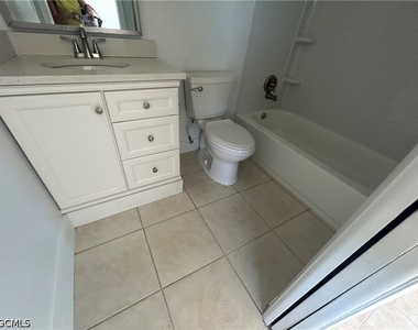 4708 Se 5th Place - Photo Thumbnail 5