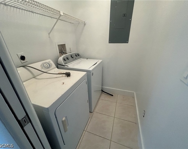 4708 Se 5th Place - Photo Thumbnail 8