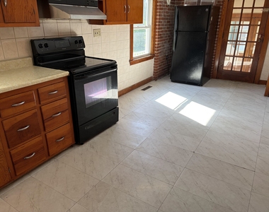 1420 Woodbury - Photo Thumbnail 12
