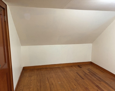 1420 Woodbury - Photo Thumbnail 21