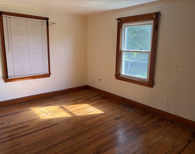 1420 Woodbury - Photo Thumbnail 14