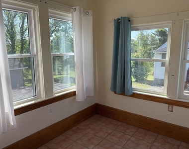 1420 Woodbury - Photo Thumbnail 4