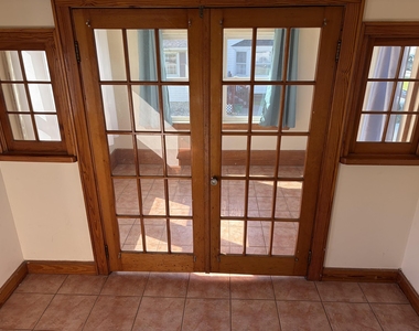 1420 Woodbury - Photo Thumbnail 2
